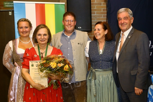 Hungerleiderordensverleihung-Barbara-Waldkirch-2024.jpg